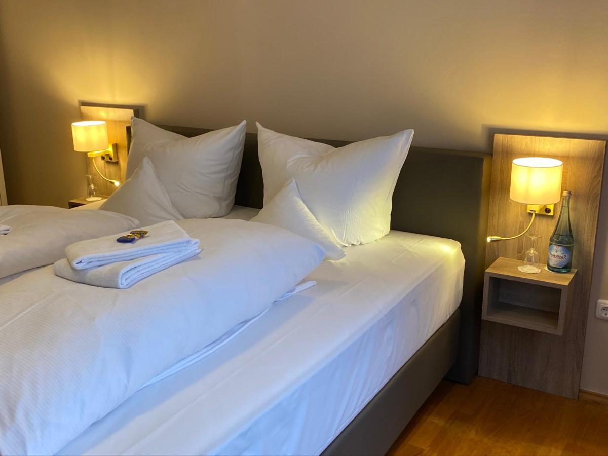 Horchem Hotel-Restaurant-Cafe-Bar Моншау Екстериор снимка