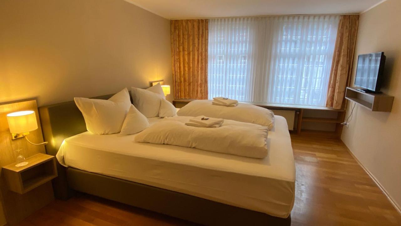Horchem Hotel-Restaurant-Cafe-Bar Моншау Екстериор снимка