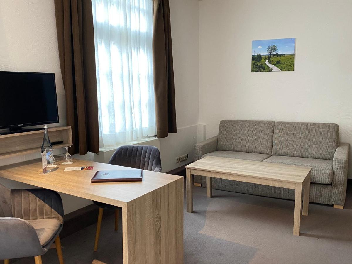 Horchem Hotel-Restaurant-Cafe-Bar Моншау Екстериор снимка
