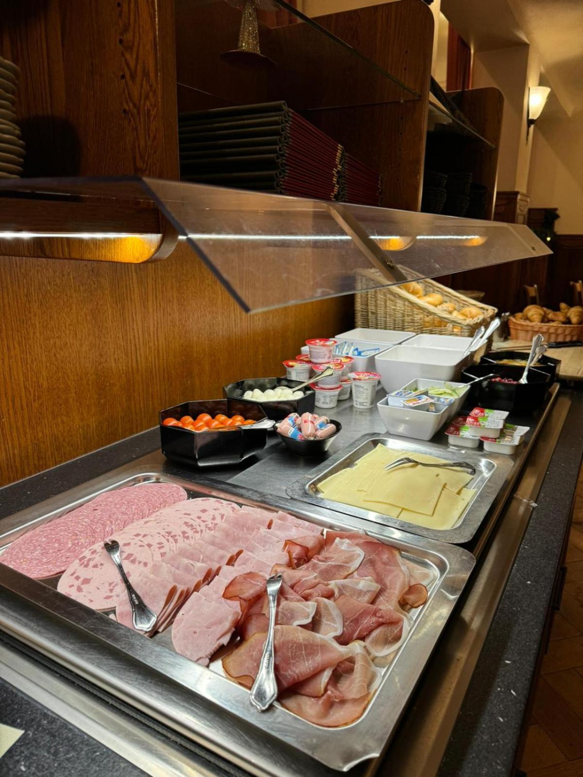 Horchem Hotel-Restaurant-Cafe-Bar Моншау Екстериор снимка