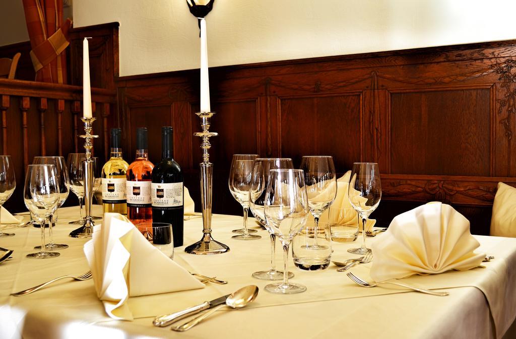 Horchem Hotel-Restaurant-Cafe-Bar Моншау Екстериор снимка