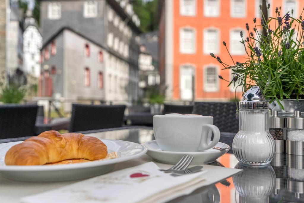 Horchem Hotel-Restaurant-Cafe-Bar Моншау Екстериор снимка