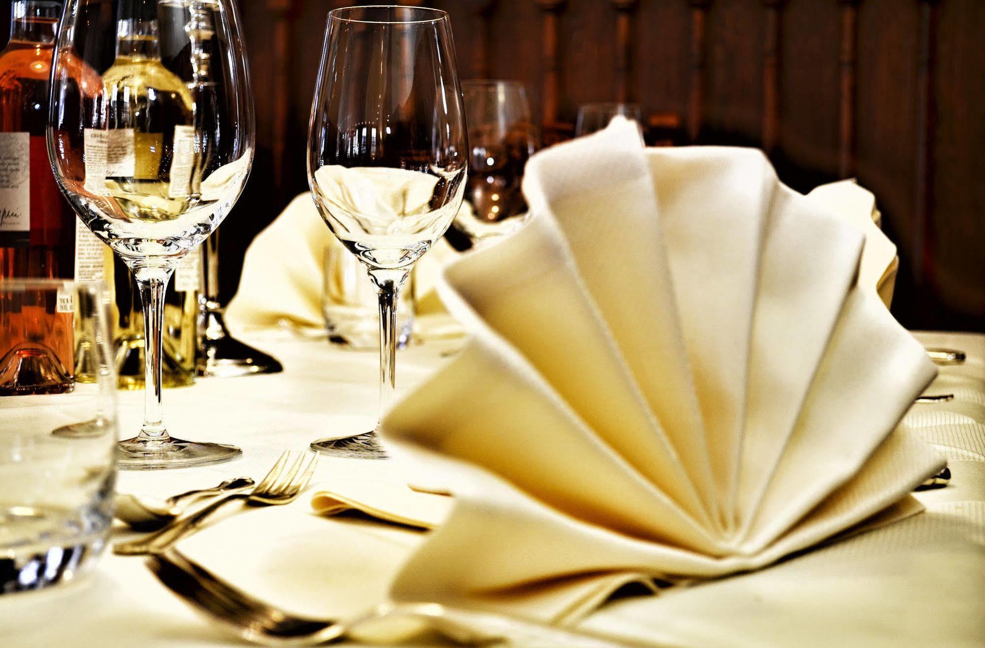 Horchem Hotel-Restaurant-Cafe-Bar Моншау Екстериор снимка